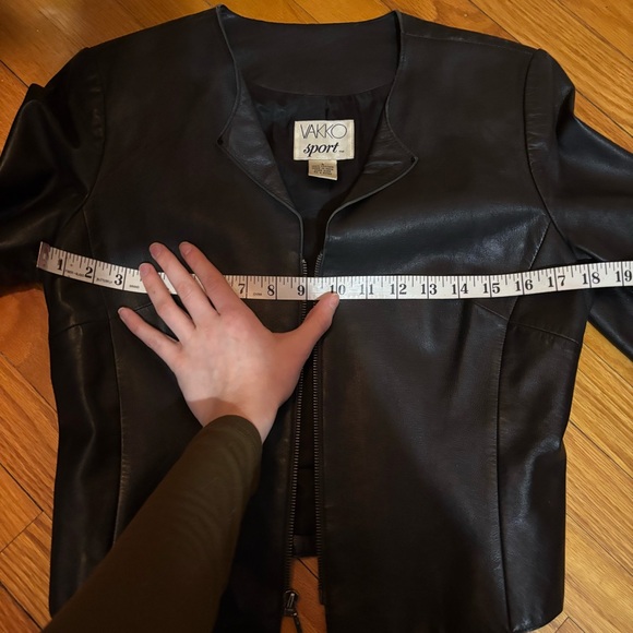 Vakko Vintage Black Leather Jacket for Women - Picture 7 of 9